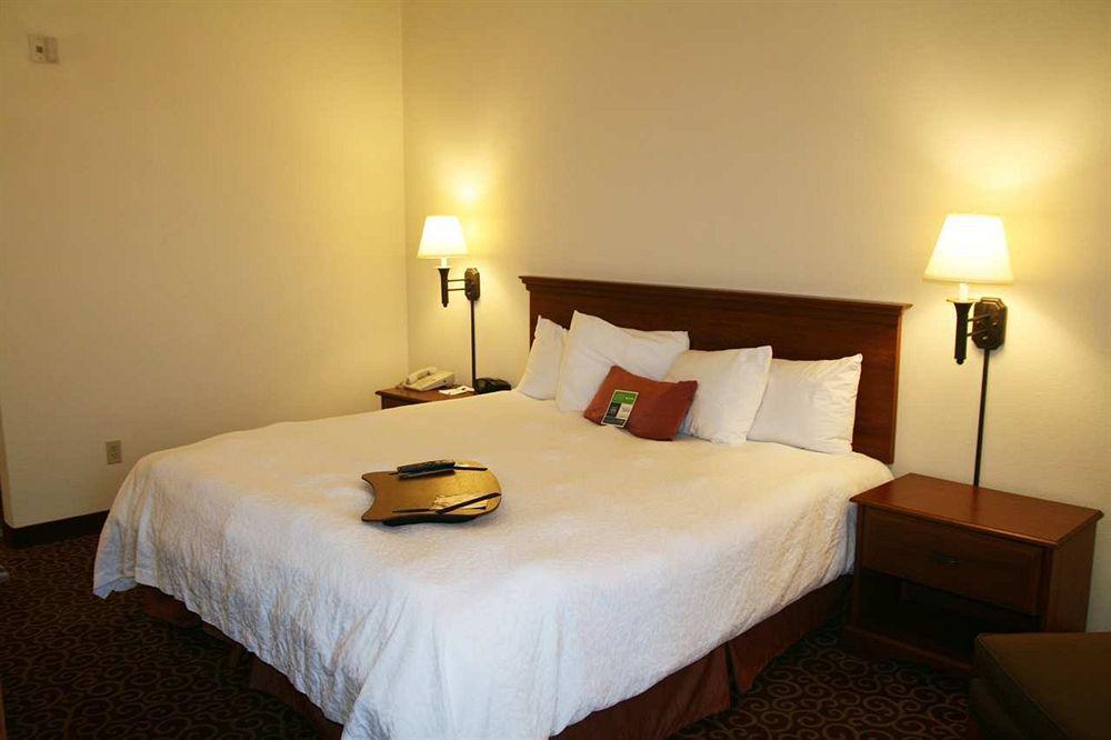 Hampton Inn Eagle Pass Phòng bức ảnh